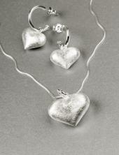 bg9P83_9E176 (Brushed Silver Heart Pendant and Earrings)